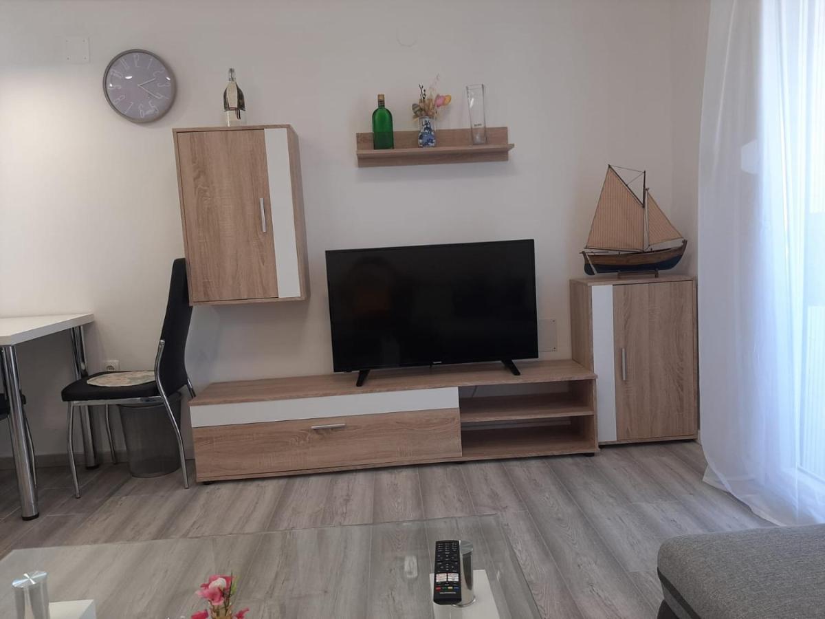 H&F Apartmani Vir Exteriör bild