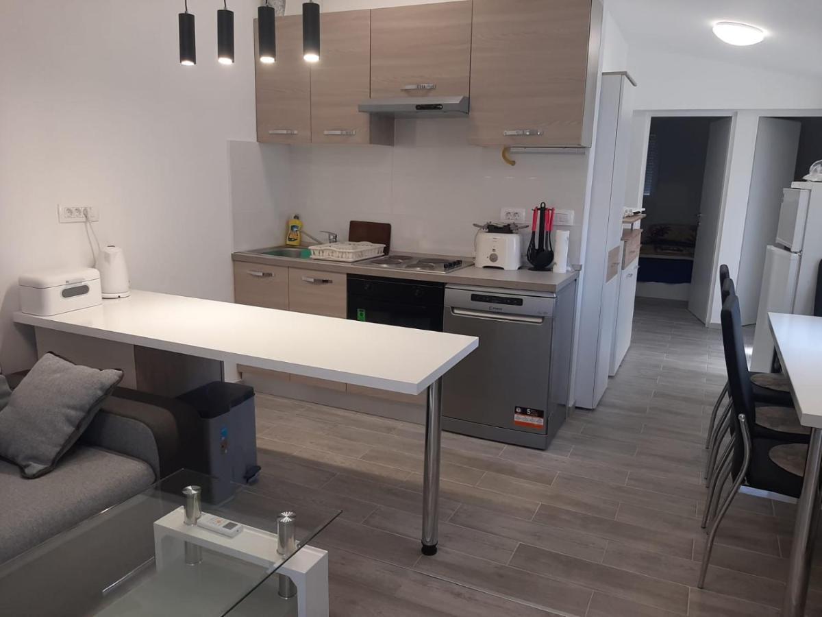H&F Apartmani Vir Exteriör bild