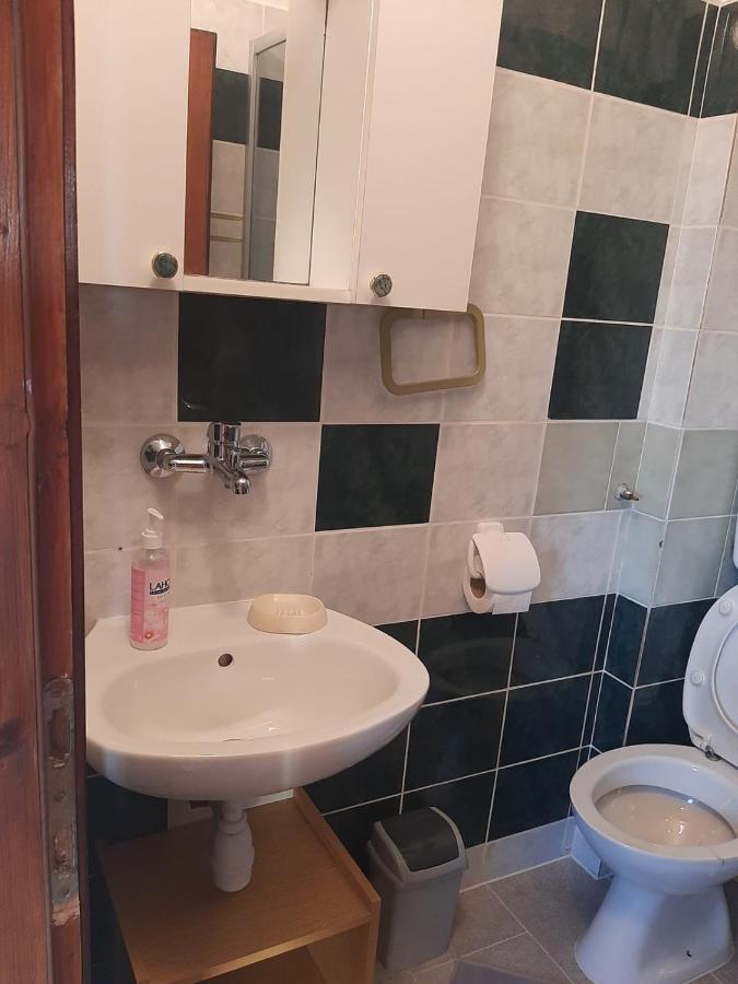 H&F Apartmani Vir Exteriör bild