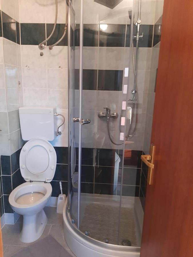 H&F Apartmani Vir Exteriör bild
