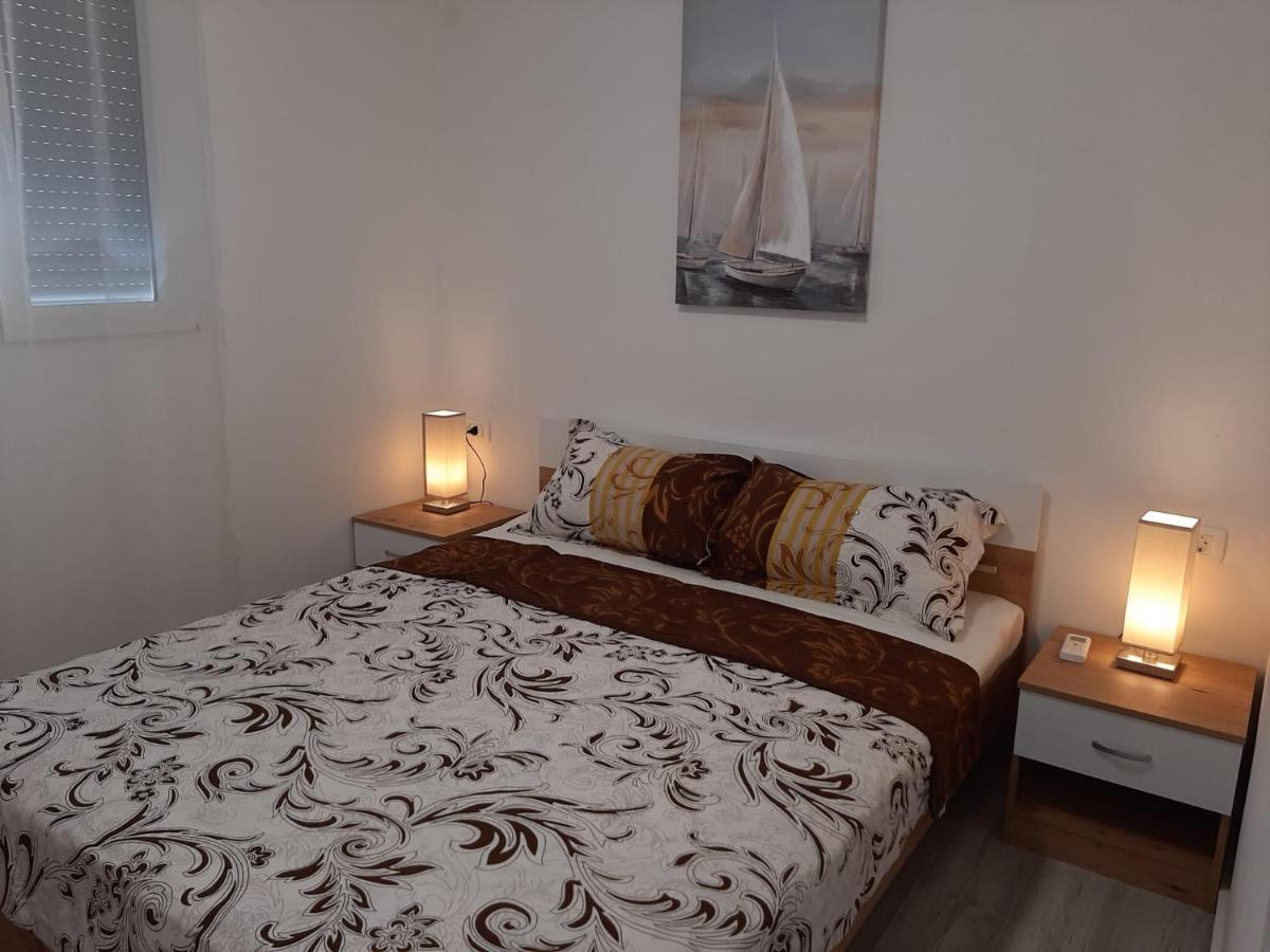 H&F Apartmani Vir Exteriör bild
